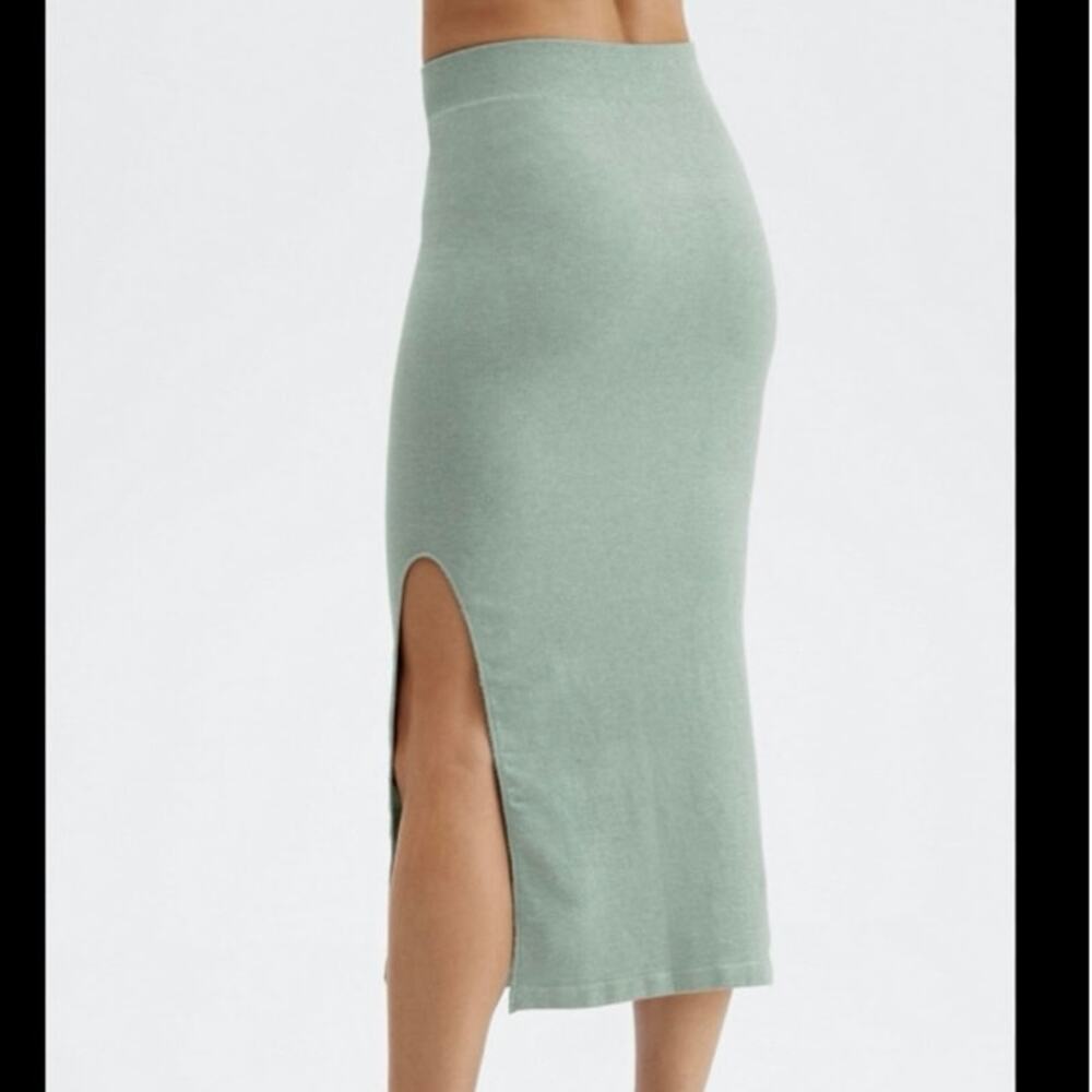 Fabletics Women’s Cloud Seamless High-Waisted Midi Skirt Size XS